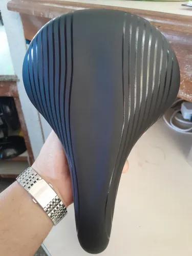 Selim para Bicicleta Novo na cor preta