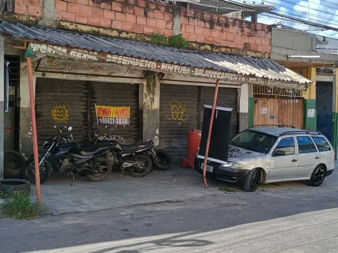 Loja no Alcântara rua principal do ônibus 56 
