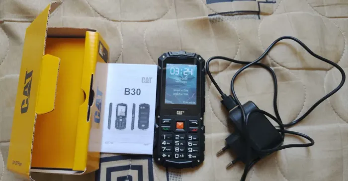 Vendo Celular Caterpillar Cat B30 novo na caixa com manual e carregador