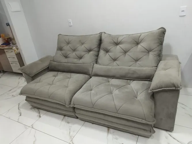 Sofá semi novo sem detalhes