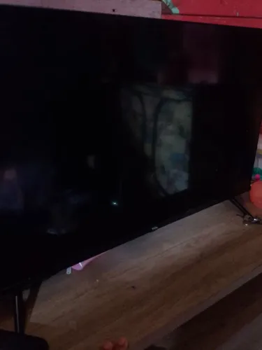 Vende-se uma televisão de 32 polegadas esmart ,digital.