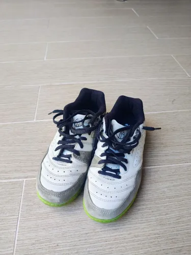 Chuteira futsal topper