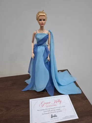 Boneca barbie collector grace kelly