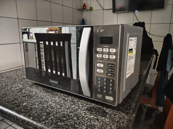 Microondas Consul com defeito