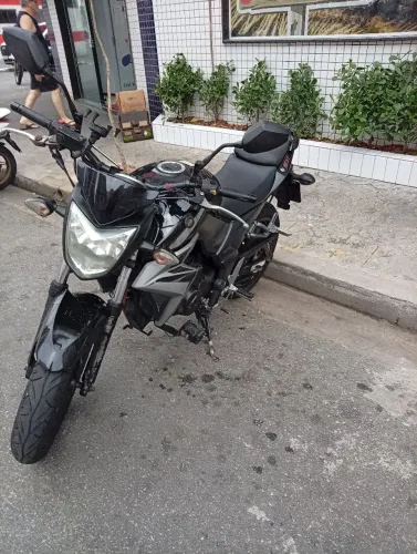 Vendo ou troco por automóvel popular
