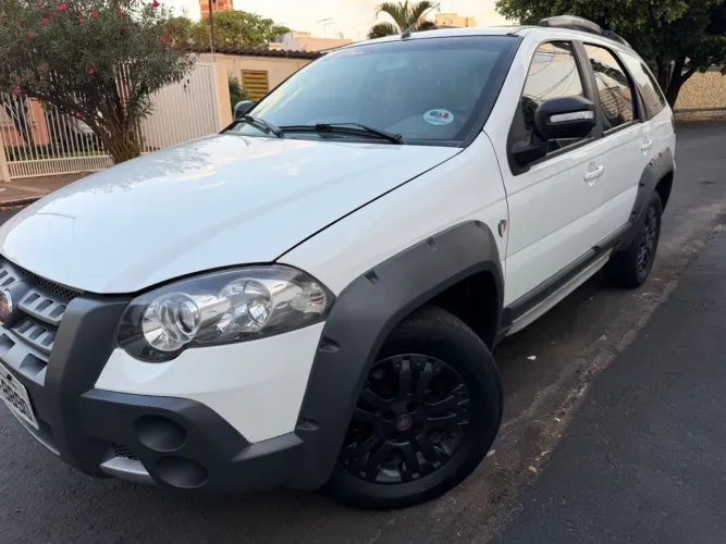 Fiat Palio Week. Adv. Italia 1.8 Flex 16V 2012