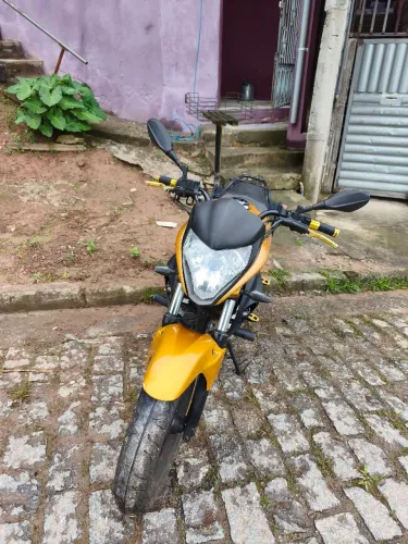 Honda CB 300R 2011 Dourada