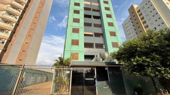 Apartamento com 2 quartos, suíte e 2 vagas à venda e para locação no Residencial Napolina 