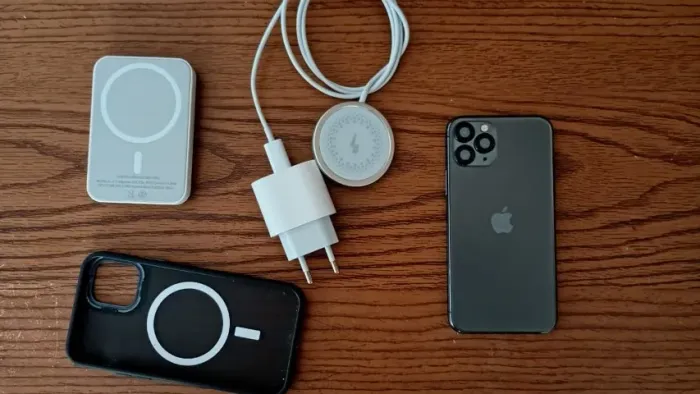 iPhone 11 Pro 256Gb (Face ID, Tela, Bateria, Carregador por indução - Funcionando)
