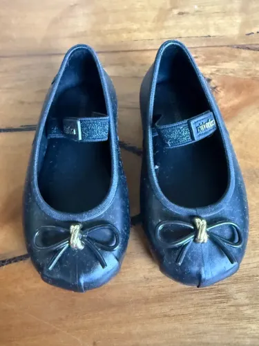Mini Melissa Sapatilha Preta com Laço