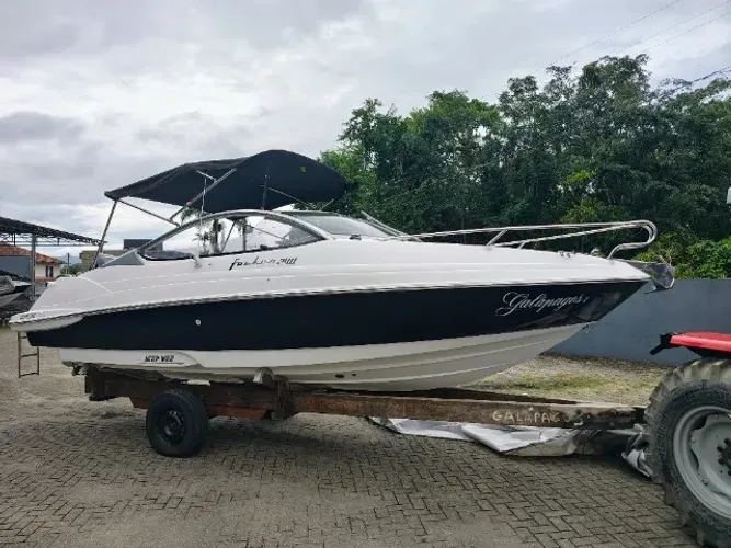 Lancha Focker 240