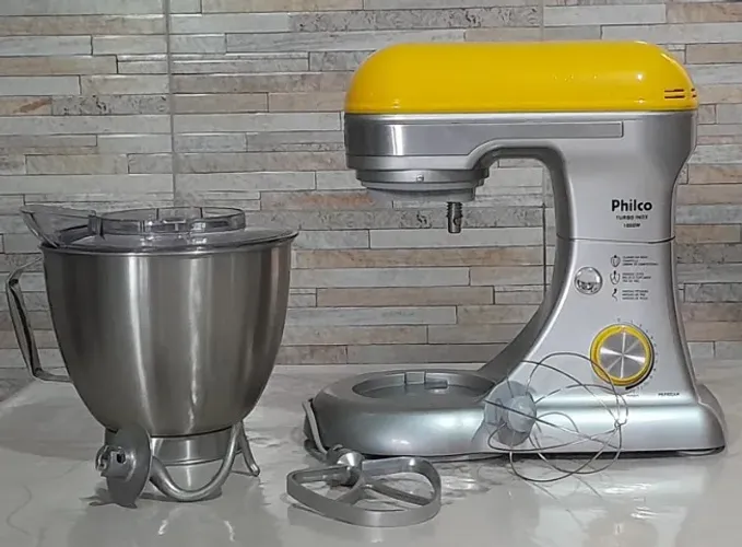 Batedeira Philco Turbo Inox 1000w potência