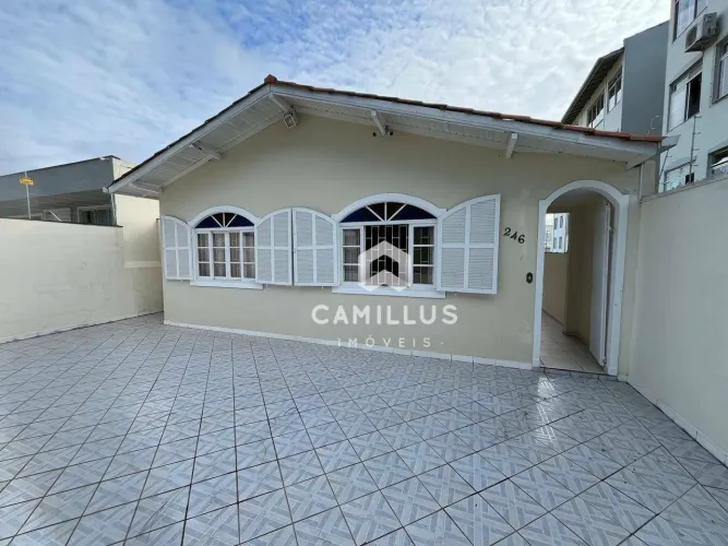 Casa Financiável com 4 dormitórios à venda, 160 m² - Capoeiras - Florianópolis/SC