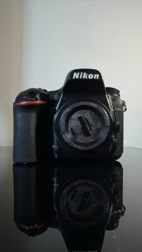 D750