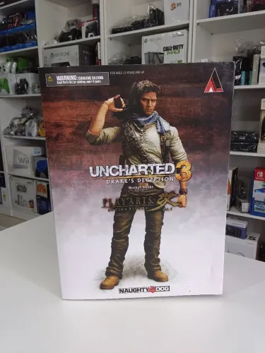 Vendo Figura Nathan Drake Uncharted 3: Drake's Deception Play Arts Kai Semi novo 