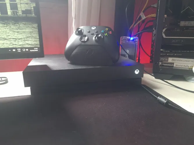 Xbox One X 1TB