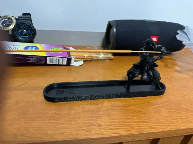 porta incenso pequeno samurai