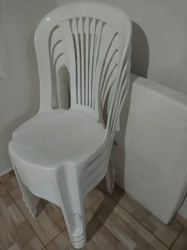 Mesa com 4 cadeiras 