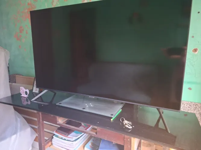 Estou vendendo uma TV 50 polegadas da marca Samsung cristal líquido