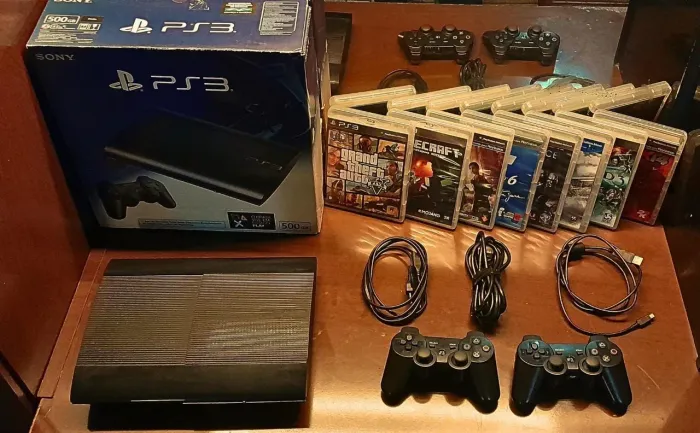 PlayStation 3 Super Slim 500 GB + Caixa Original + 2 Controles + 8 Jogos