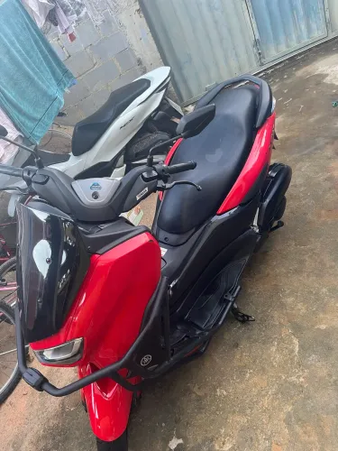 Yamaha NMAX 2024 - Vermelha
