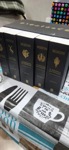 Box raro Game of thrones As Crônicas de Gelo e Fogo edição de bolso (todos os livros)