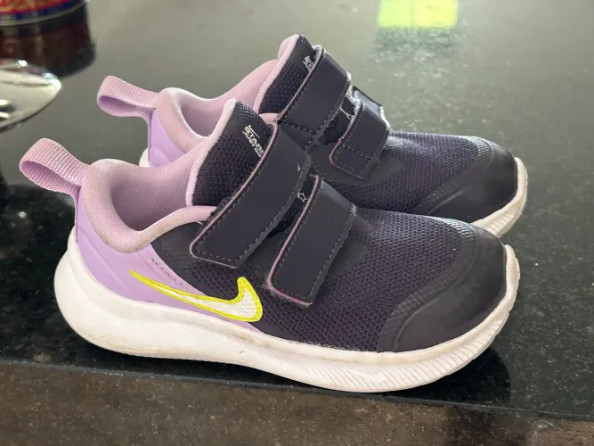 Tênis infantil Nike, como novo!
