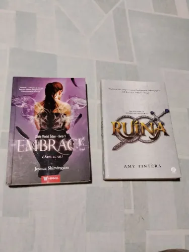 Kit 2 livros 'embrace' e 'ruína'