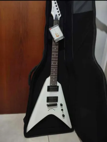 Guitarra Strinberg Flying V Branca (FVS 450) Perolada - Nova Sem Uso!