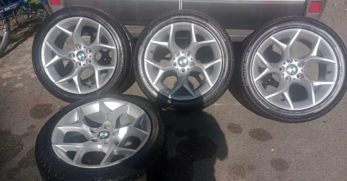Jogo Rodas Bmw X1 Drive Original Aro 18? Com Pneus Novos