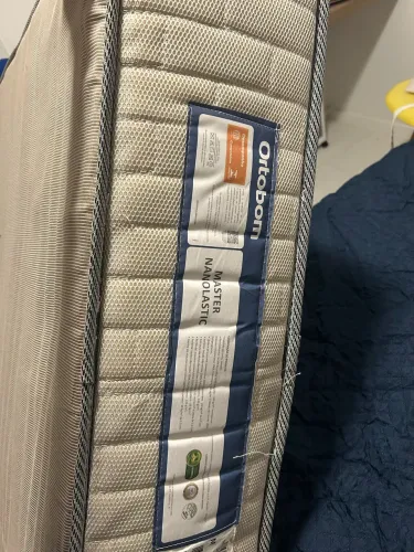 Vendo colchão de solteiro ortobom