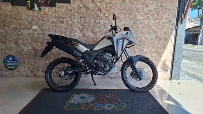 Honda Xre 300 Sahara Adventure 2025 Bege
