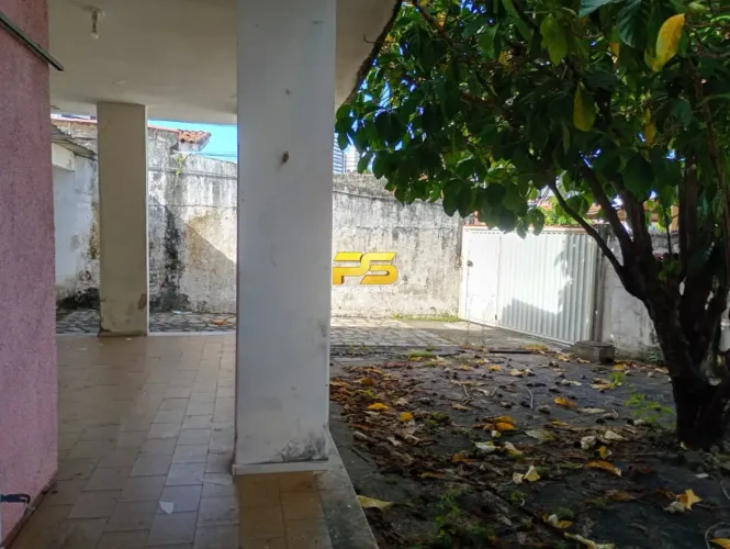 CASA COM 4 QUARTOS E GARAGEM PARA 4 CARROS NA TORRE/EXPEDICIONÁRIOS REF: 27