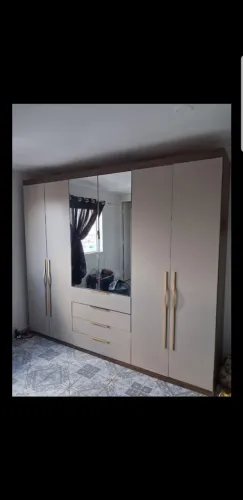 Guarda roupa 6 portas