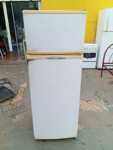 Geladeira consul 322 litros marcas de uso funcionando perfeitamente ((ENTREGO GRATIS))