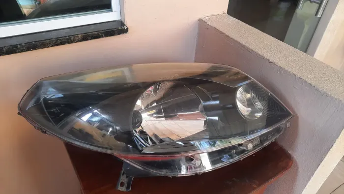 Farol Sandero Stepway 2012