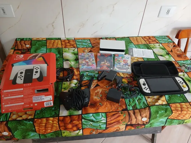 Nintendo switch semi novo.