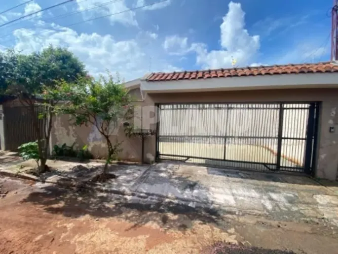 Venda de Casas / Padrão na cidade de São Carlos