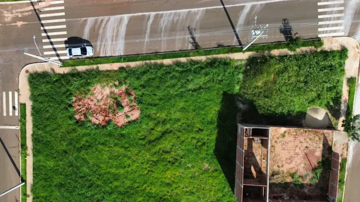 Imóvel para venda possui 303 metros quadrados em Vila City - Paranavaí - PR