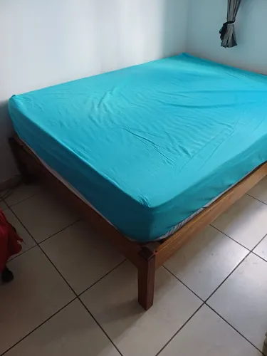 Cama de casal com colchão 