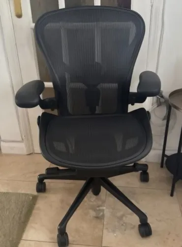Cadeira Herman Miller New Aeron PRETA tamanho B onix black completa! Cadeira com cor rara