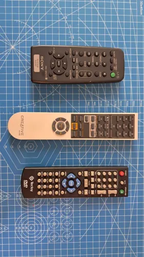 Controles Remotos Variados (Antigos)