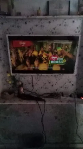 Tv tcl 32 polegadas, está com tela escura