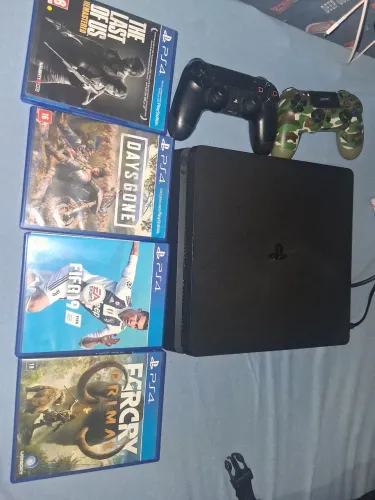 Ps4,1tb,5 jogos,2 controles, tudo funcionando perfeitamente para vender rápido