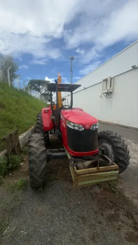 Trator Massey Ferguson