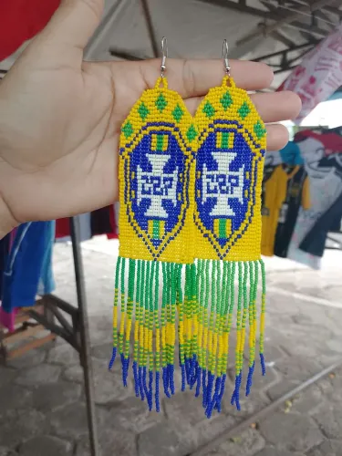 Brinco de miçangas 