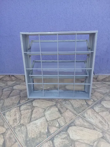 Vitro de banheiro aço 60cm x 60cm