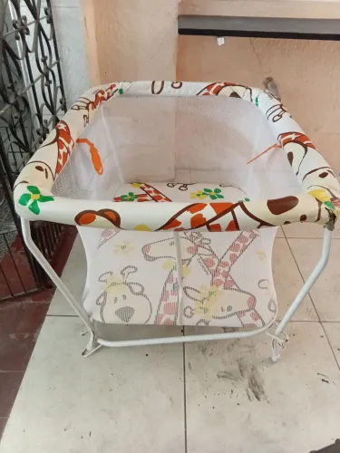 Berço cercadinho marca Galzerone zap *