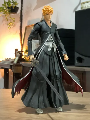 Ichigo Kurosaki série Bleach, Square Enix linha Play Arts Kai