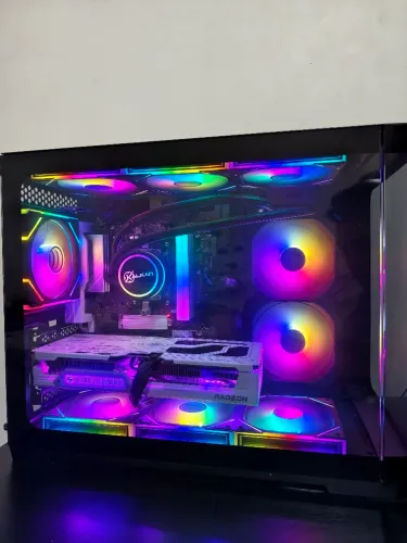 PC Gamer Ryzen 7 7700 + RX 9060 XT 16GB
